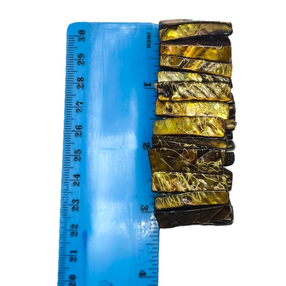 Vintage Handcrafted Mother of Pearl Golden Brown Shell Bracelet With Elastic Fit - Picture 6 of 8